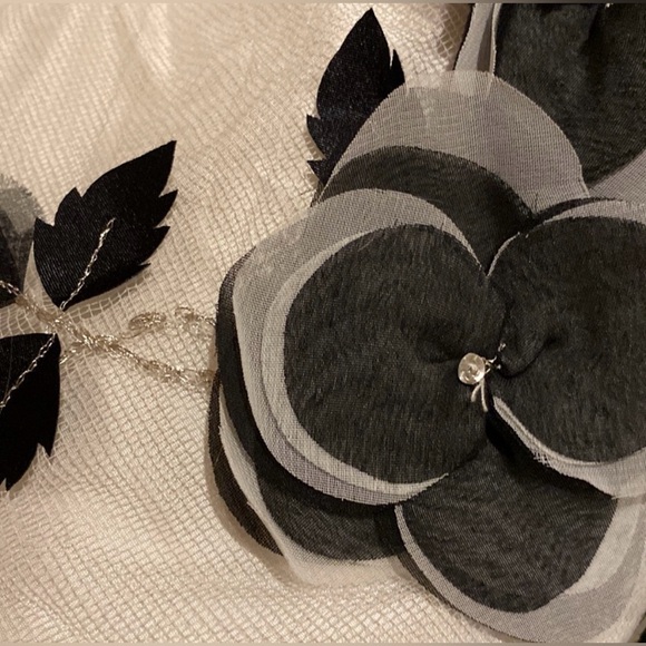 Nina Duong Couture a-line ‘Victoria’ wedding gown - Picture 5 of 10